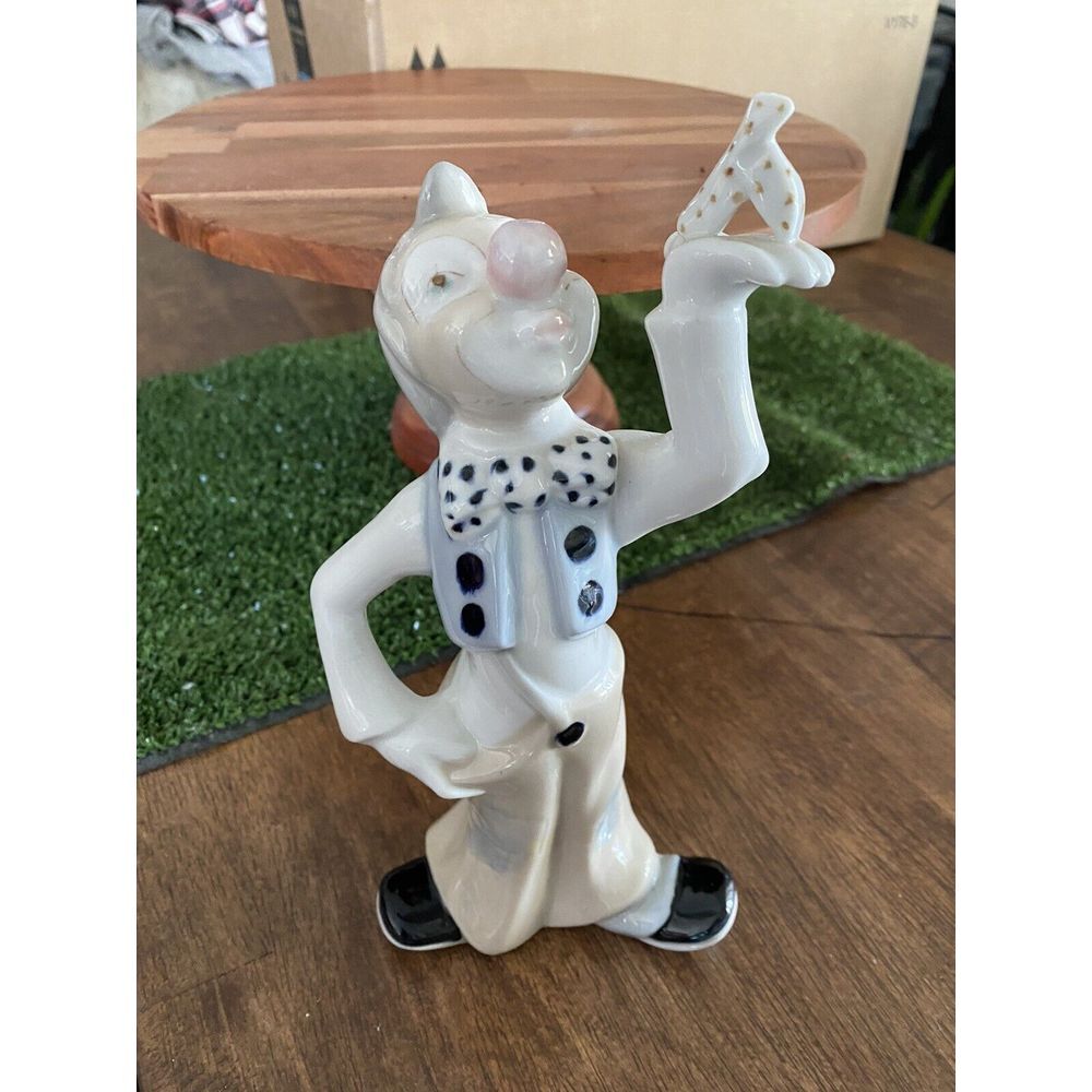 TENORA CLOWN FINE PORCELAIN FIGURINE  MADE IN SPAIN 9.5 inches tall